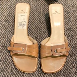Anne Klein Heels short heel- like new